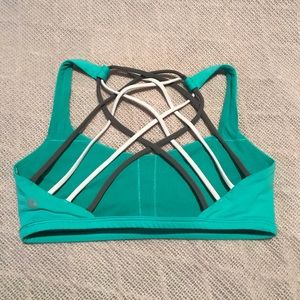 Lululemon Free to be (wild) Sports Bra